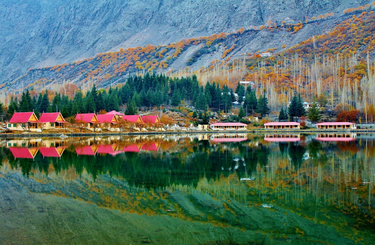 Lower Kachura Lake